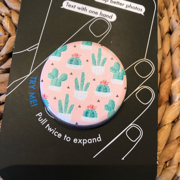 SOLD 2 new with tags popsockets cactus and llama - Picture 4 of 7